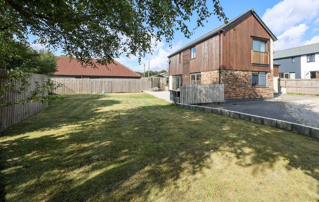 Property photo 1 of 25