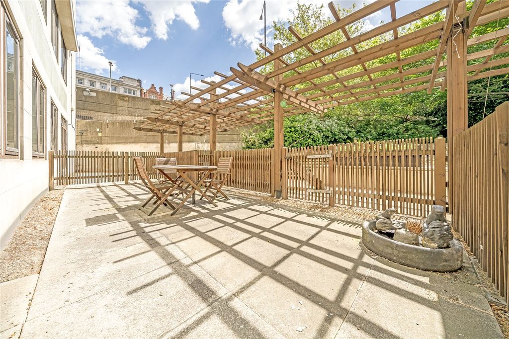 Property photo 1 of 14 Picture No. 01