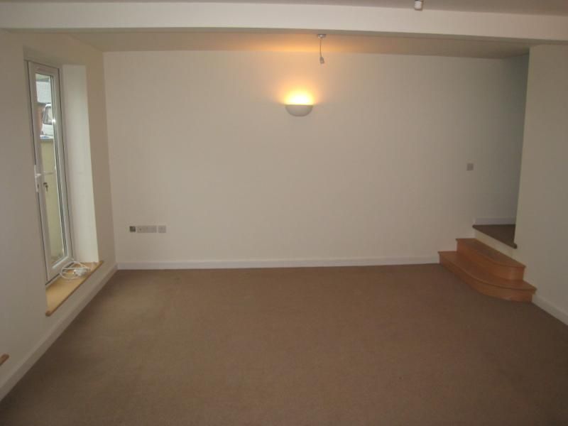 Property photo 3 of 6 Living Room