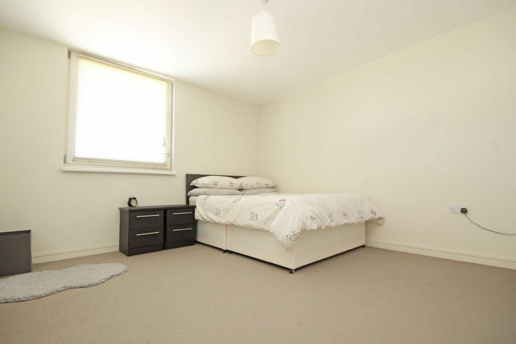 Property photo 2 of 3