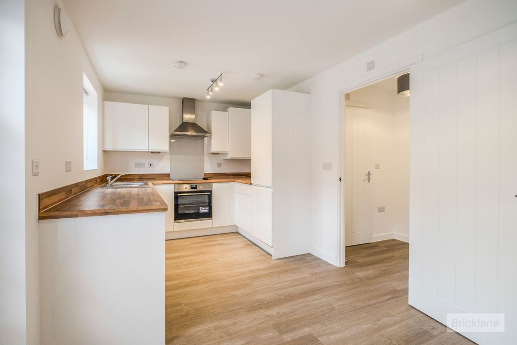 Property photo 2 of 14 Kitchen