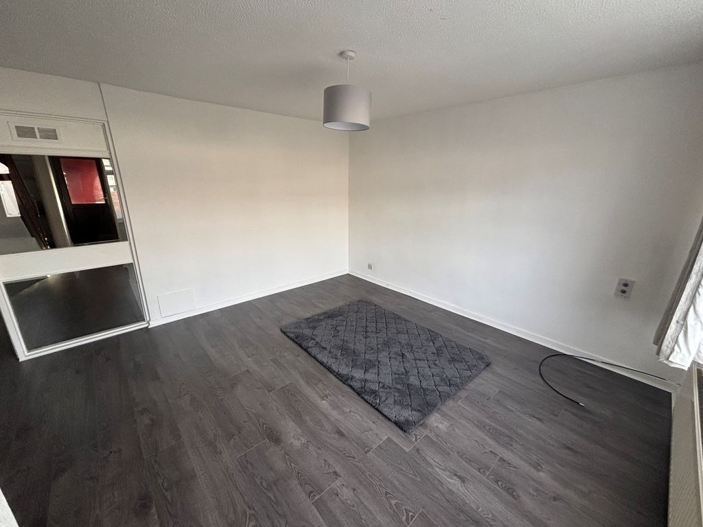 Property photo 3 of 16 Image