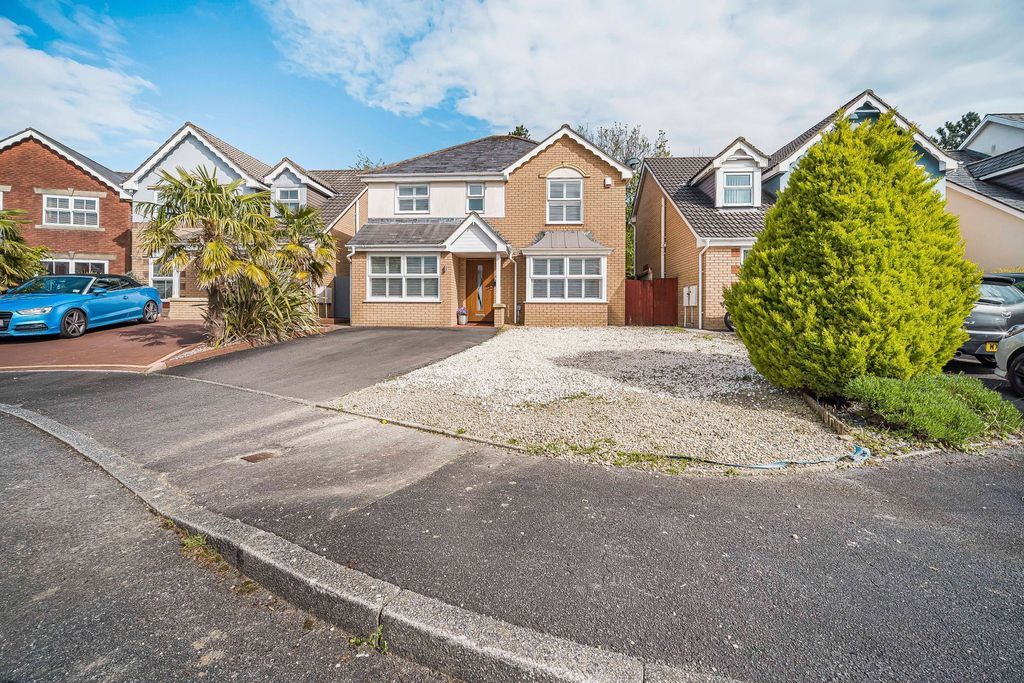 Property photo 1 of 36