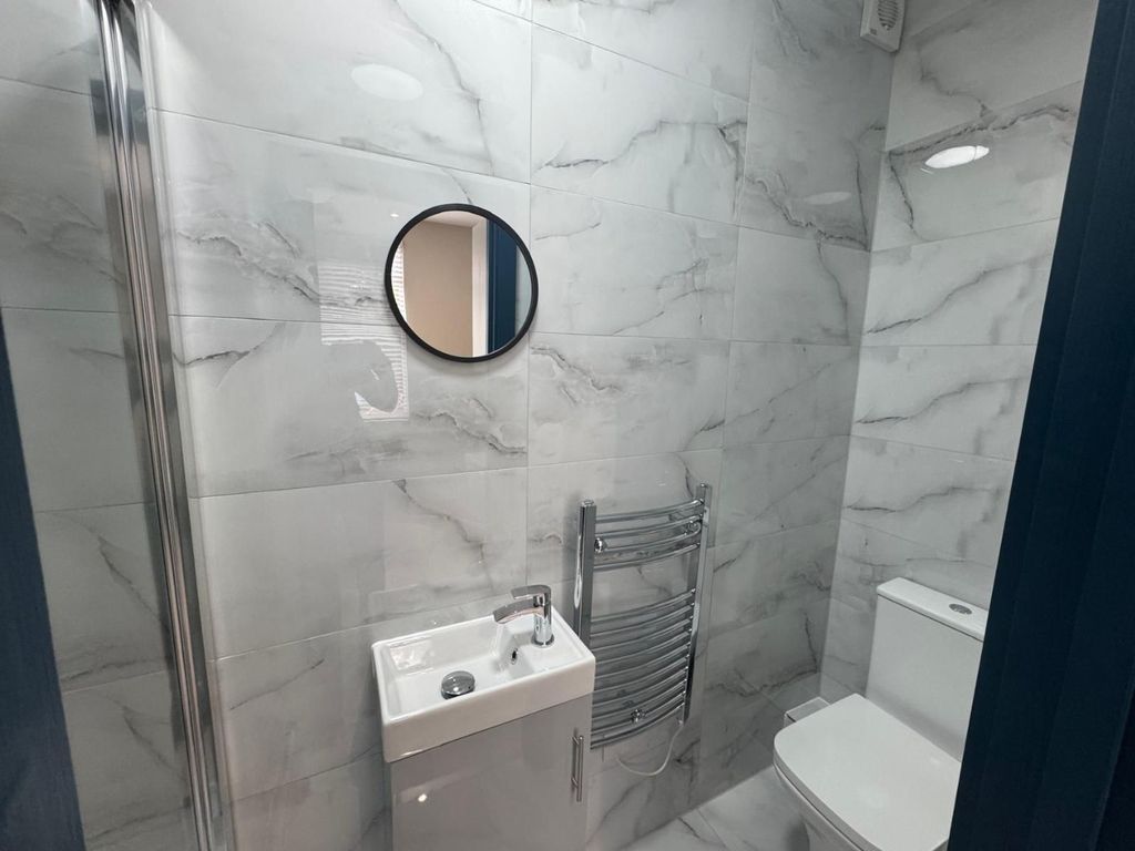 Property photo 2 of 8 4690372