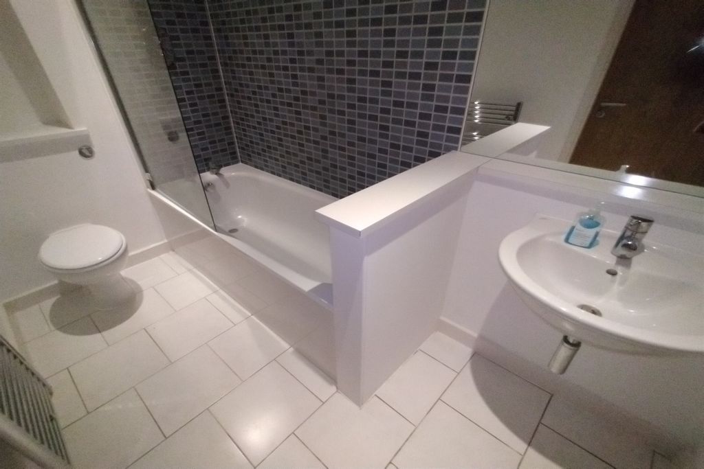 Property photo 2 of 6 Bath