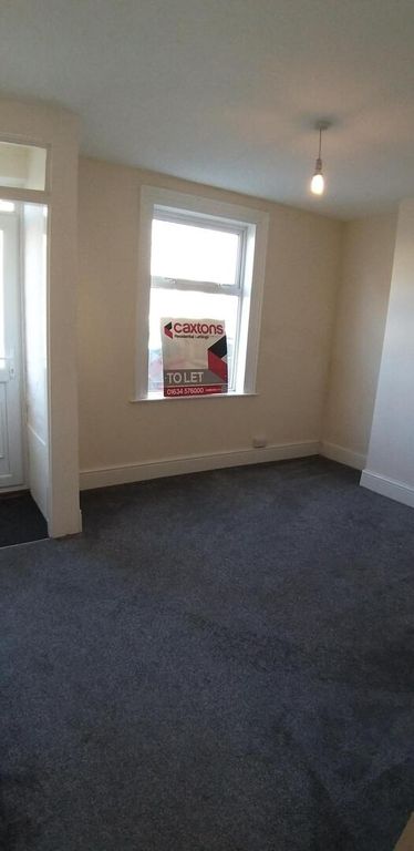 Property photo 1 of 9 Living Room