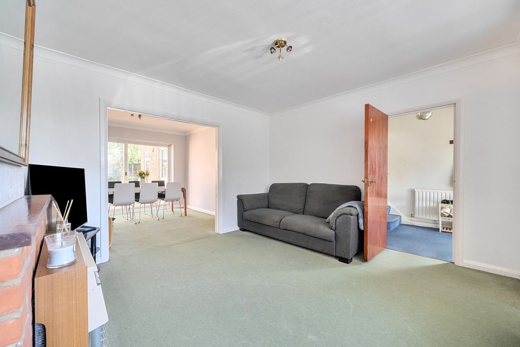 Property photo 3 of 22 1447912-16-69E62A...
