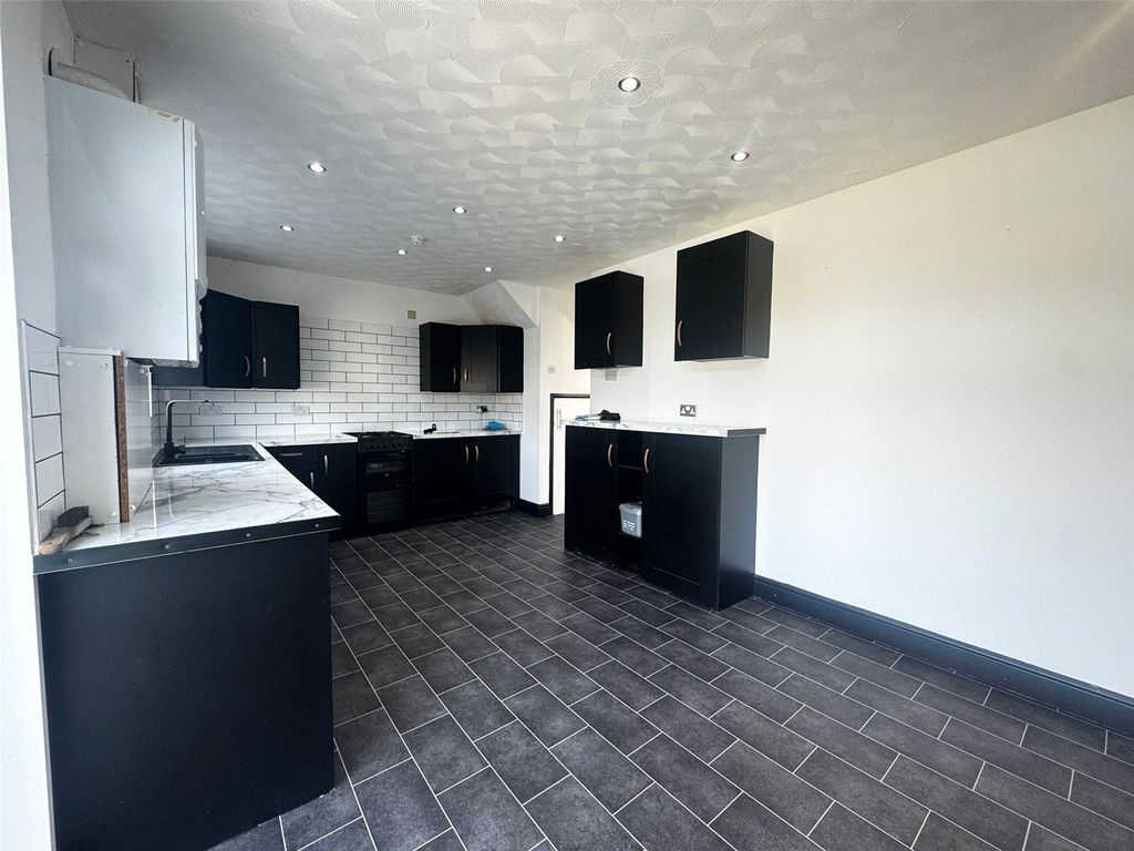 Property photo 2 of 16 Picture No. 05