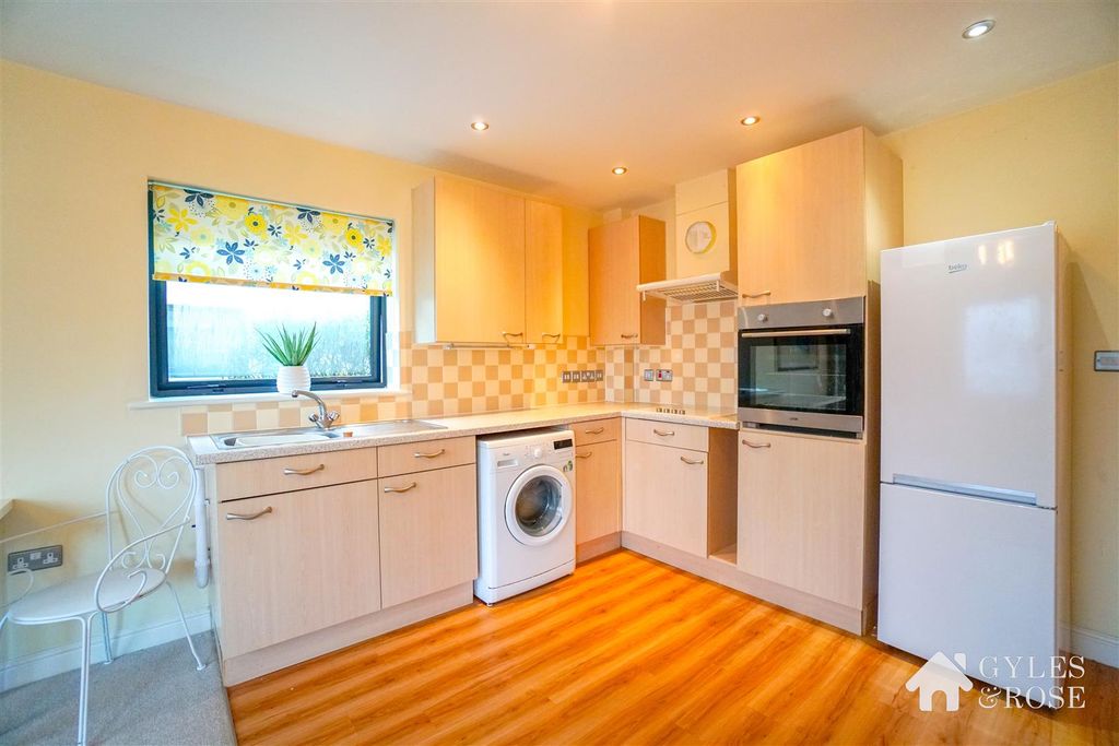 Property photo 2 of 18 Kitchen