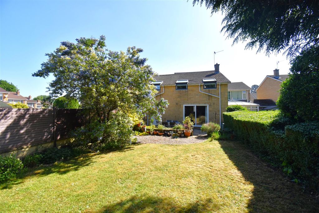 Property photo 2 of 12