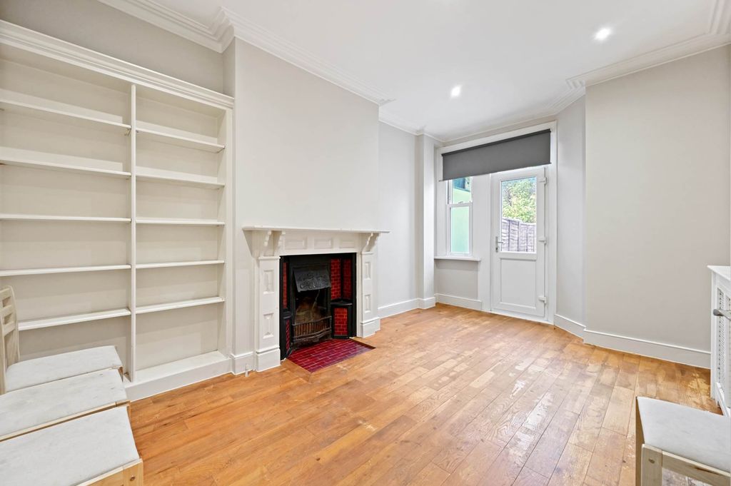 Property photo 3 of 12