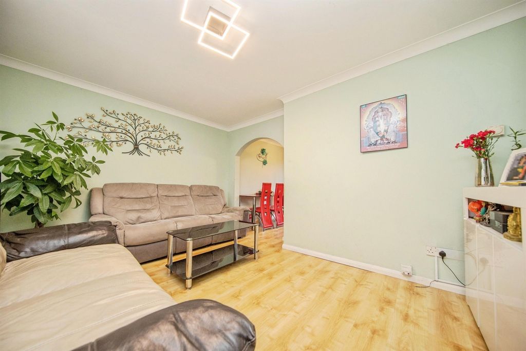 Property photo 3 of 19