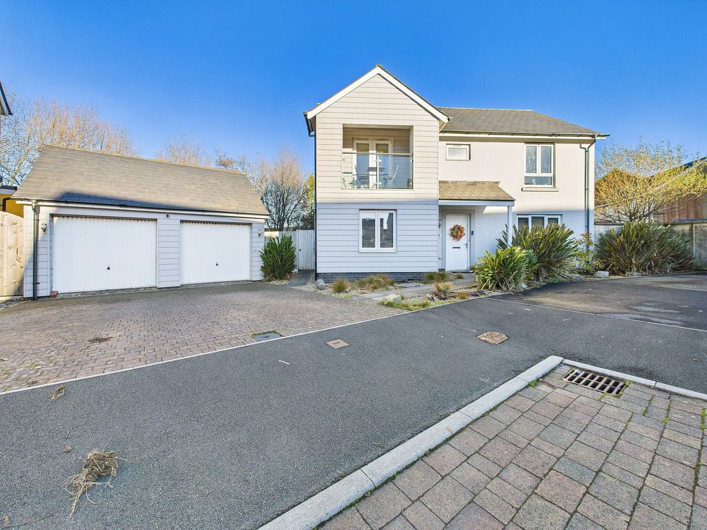 Property photo 1 of 31