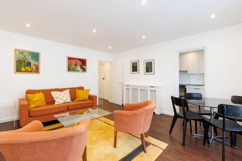 Property photo 2 of 8