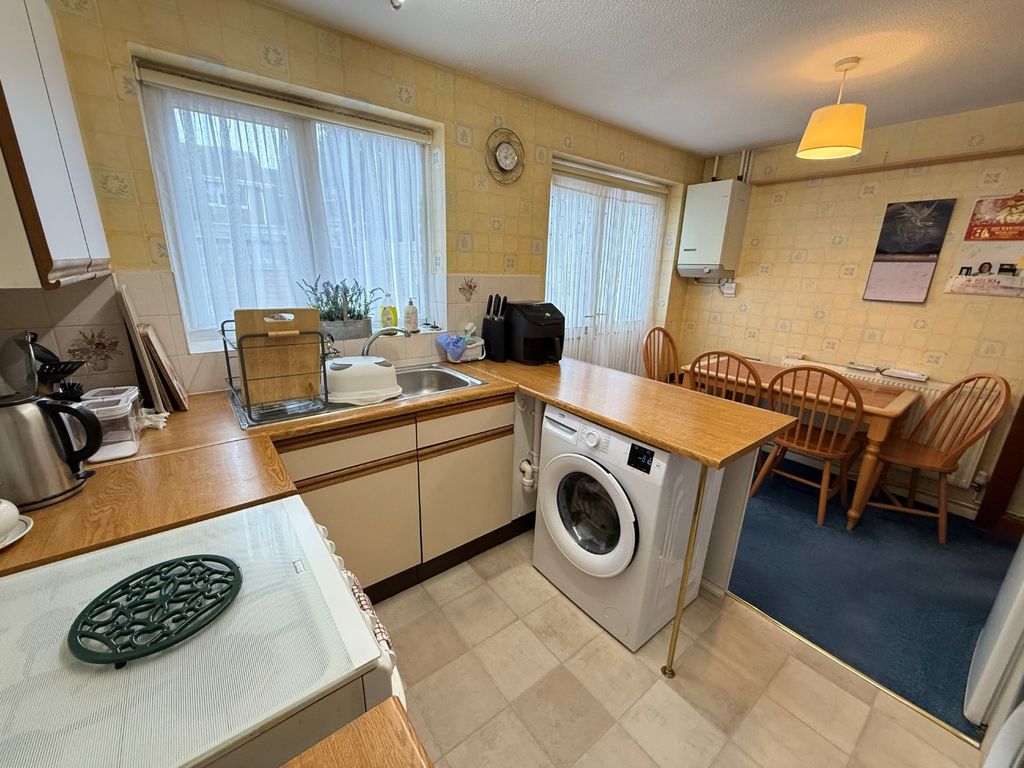 Property photo 3 of 9 4393324