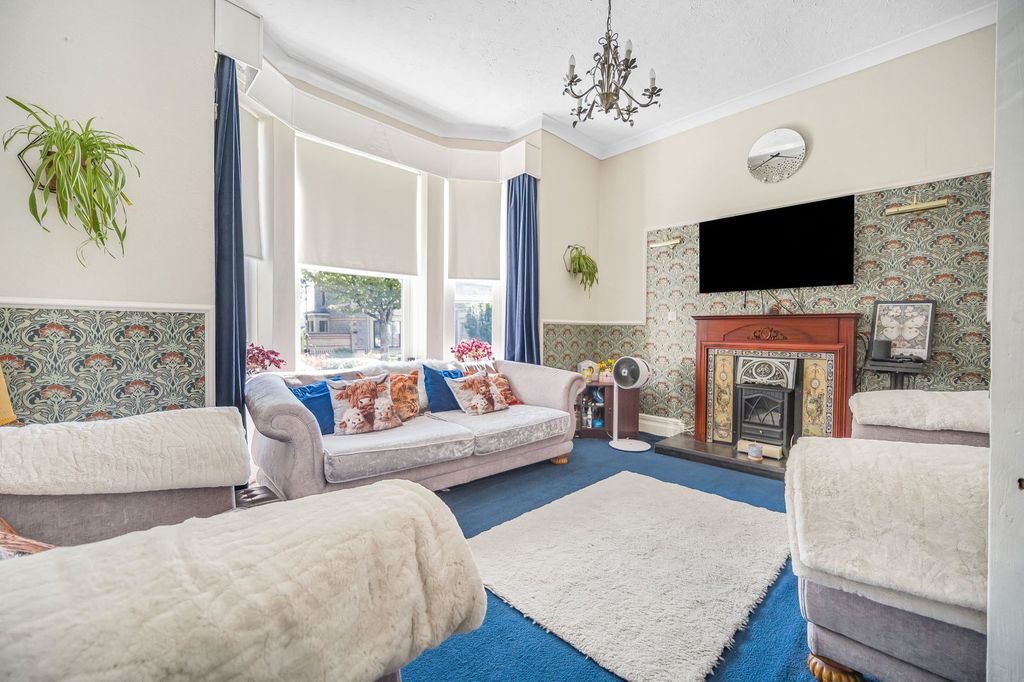 Property photo 2 of 44