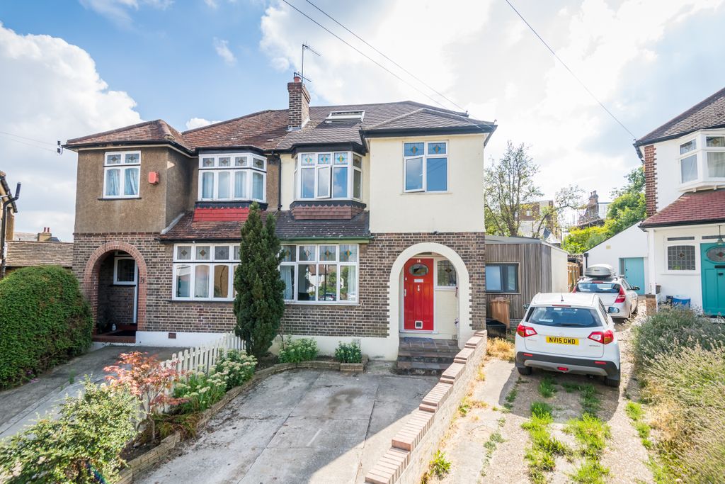 Property photo 2 of 35