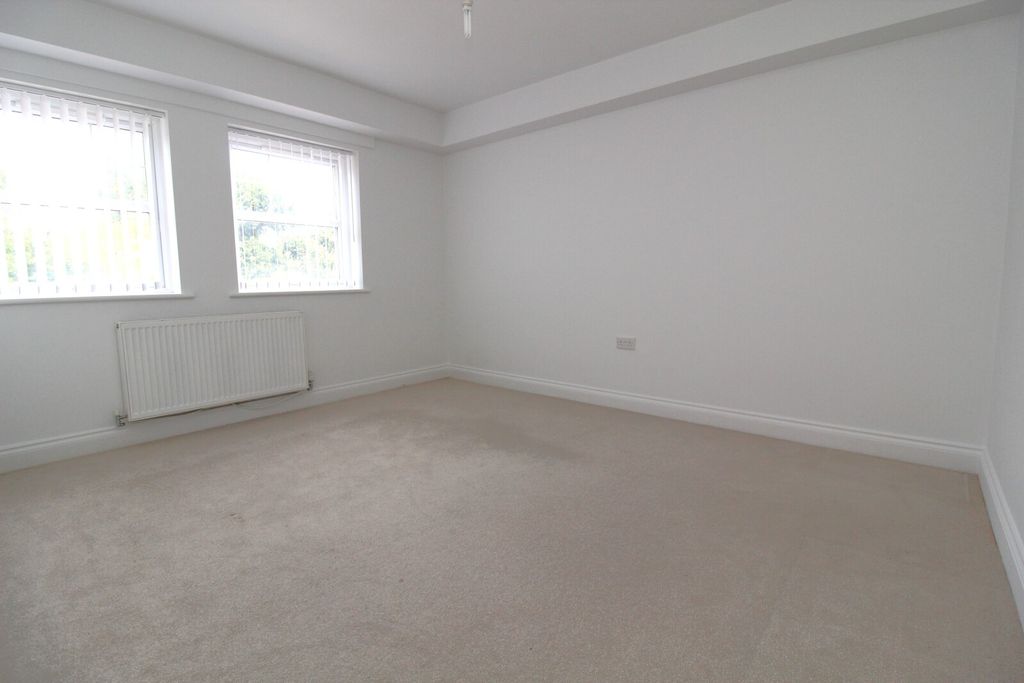 Property photo 3 of 7 Bedroom One