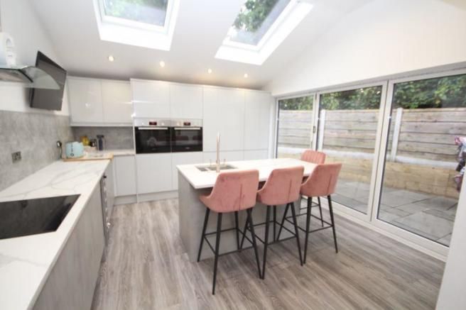 Property photo 1 of 11 Kitchen