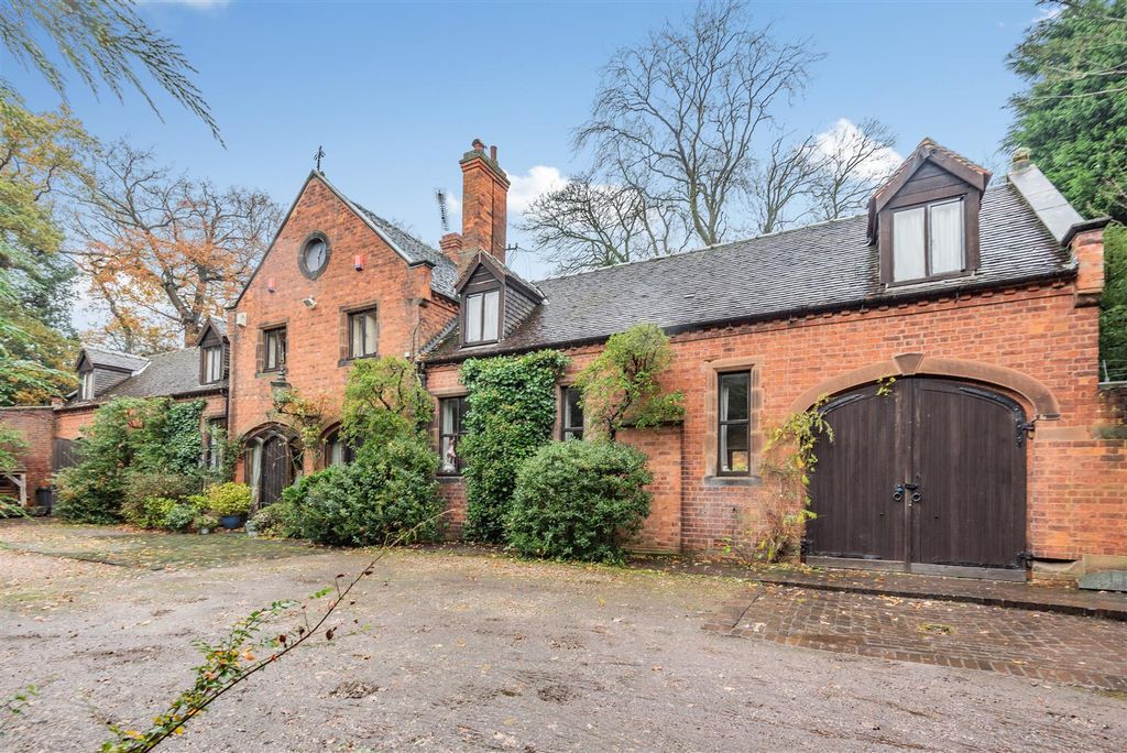 Property photo 1 of 17 8578469-Exterior06.Jpg