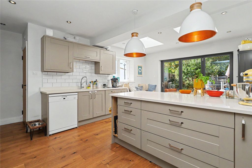 Property photo 3 of 22 Picture No. 70