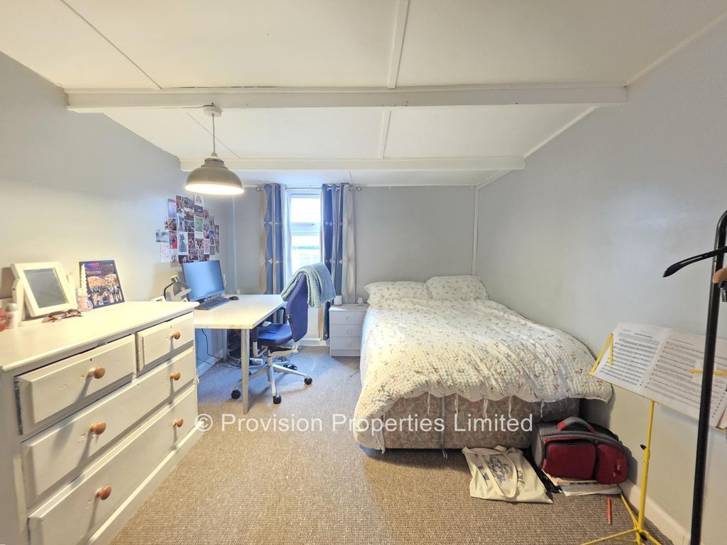 Property photo 2 of 8 Photo