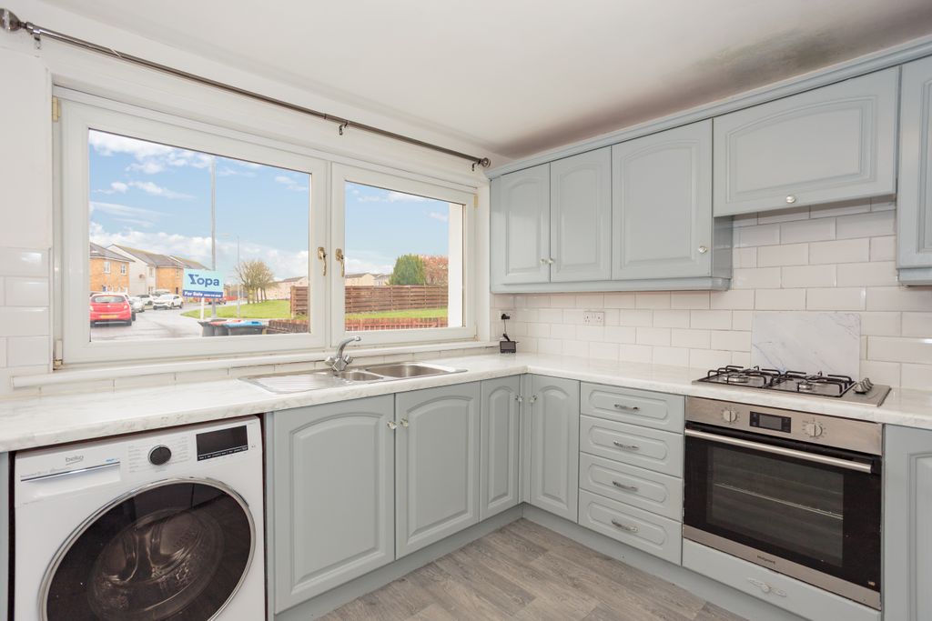 Property photo 3 of 23 Kitchen