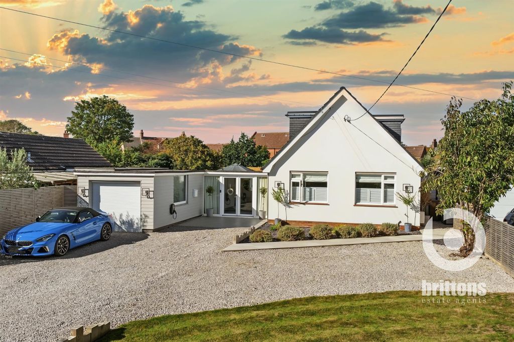Property photo 1 of 31 Poplar Avenue