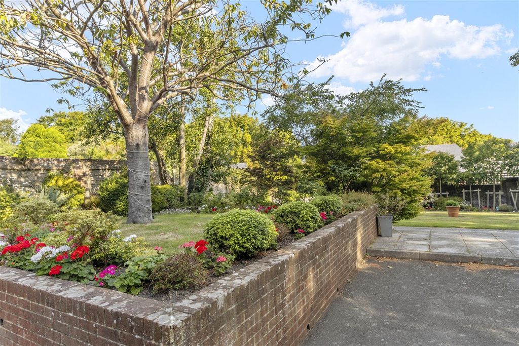 Additional image 32 of 3 bed flat for saleSt. Johns Road, Meads, Eastbourne BN20