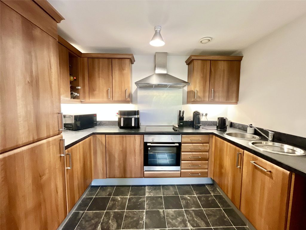 Property photo 1 of 18 Kitchen