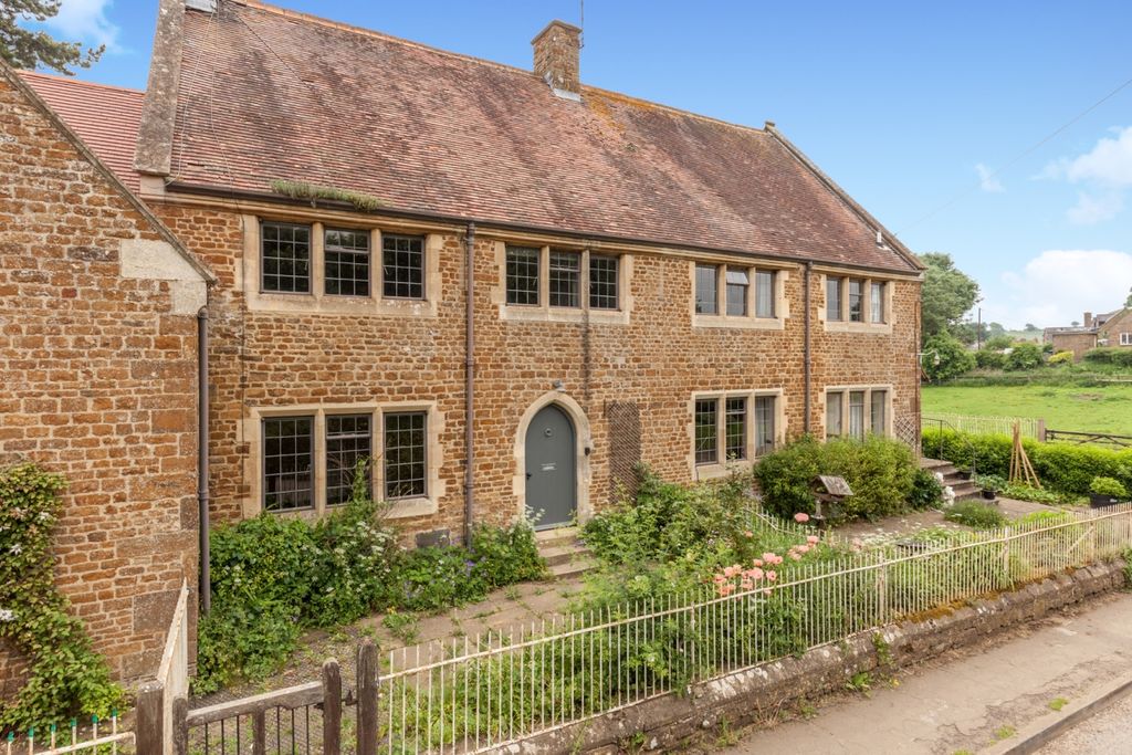 Property photo 1 of 10 59953