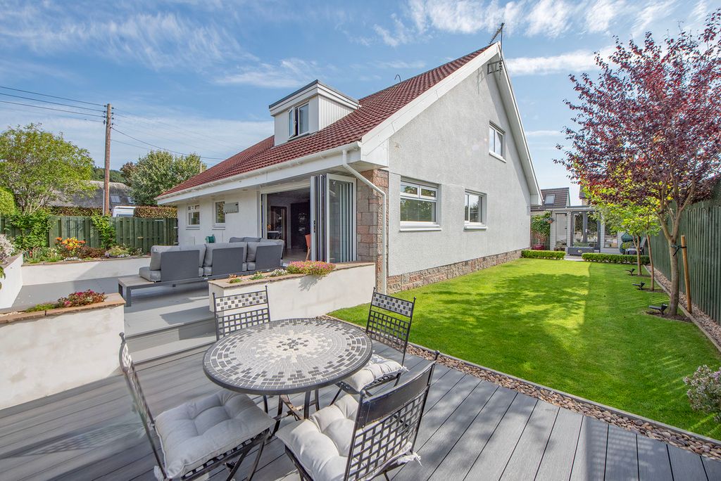 Property photo 1 of 50