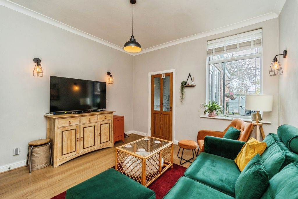 Property photo 2 of 20 Pbox-Img.Jpg