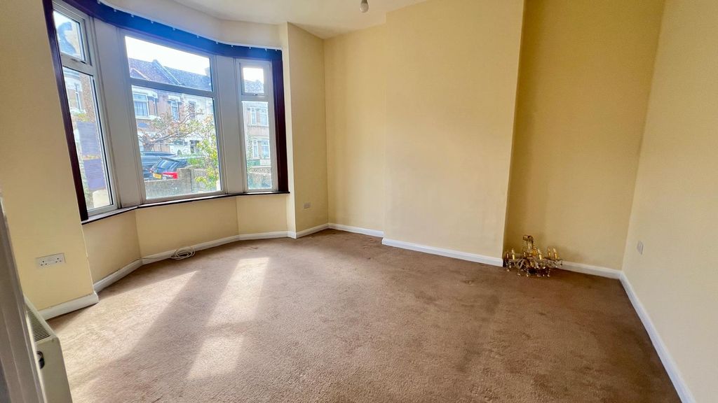 Property photo 2 of 10 Gallery