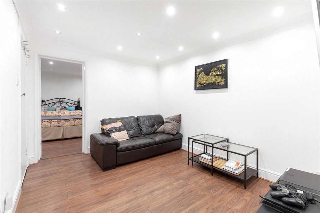Property photo 3 of 12 Picture No. 25