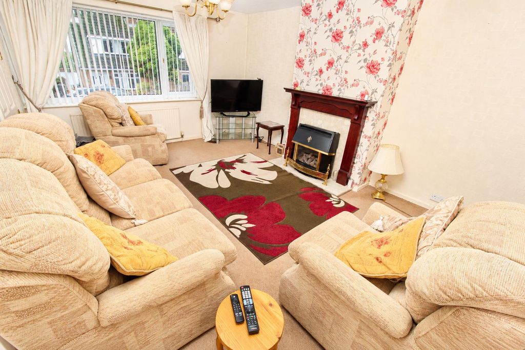 Property photo 2 of 14