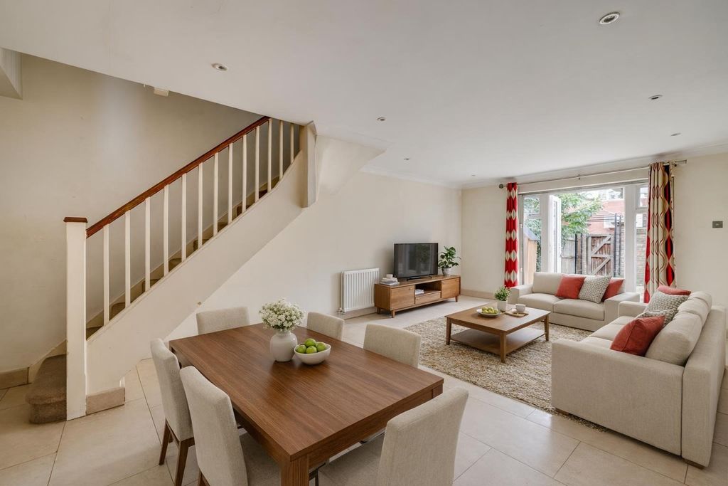 Property photo 2 of 14