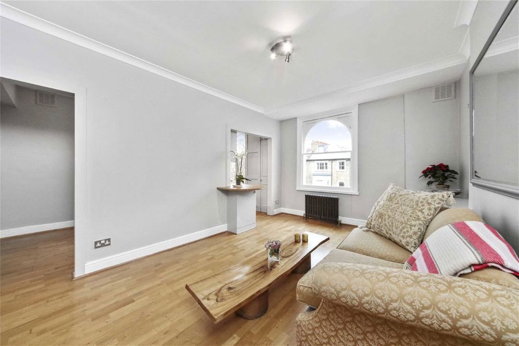 Property photo 2 of 8