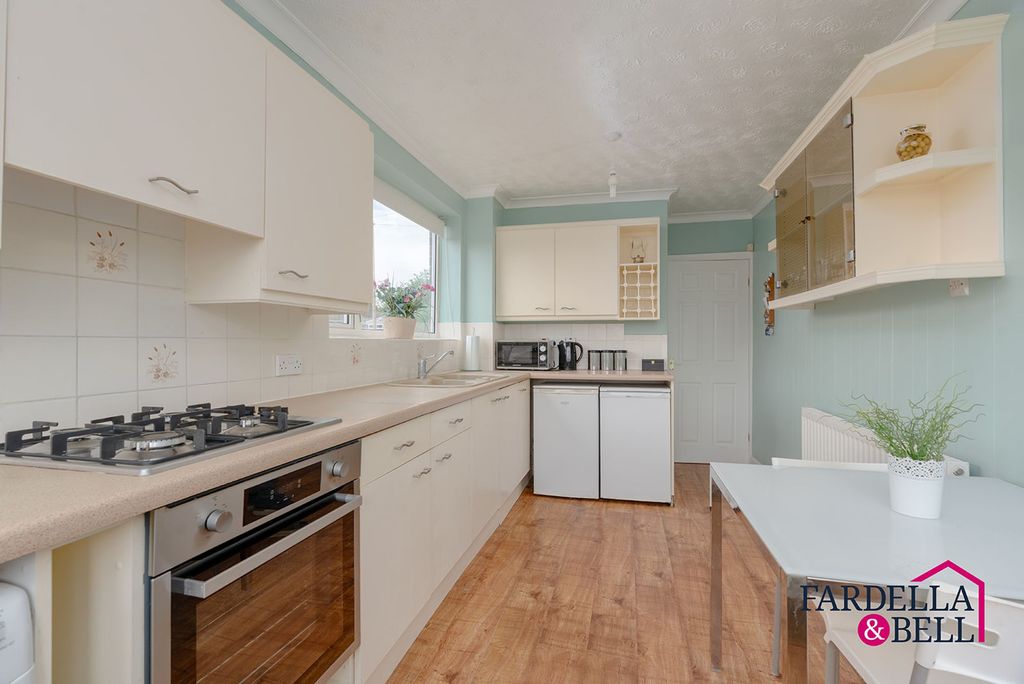 Property photo 3 of 17