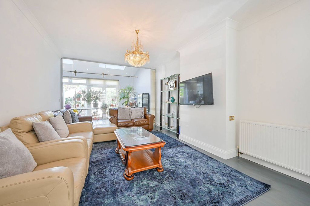 Property photo 2 of 19