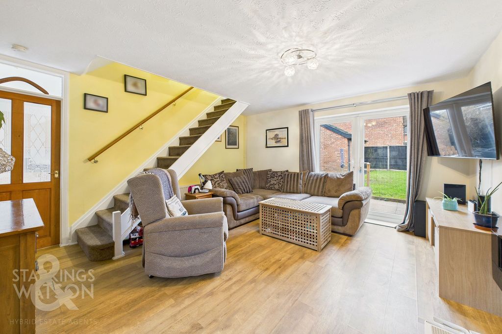 Property photo 2 of 27