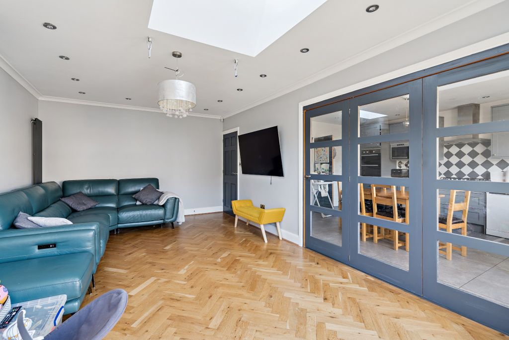 Property photo 3 of 12