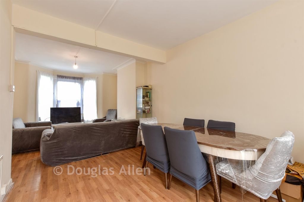 Property photo 3 of 10 Lounge/Dining Room