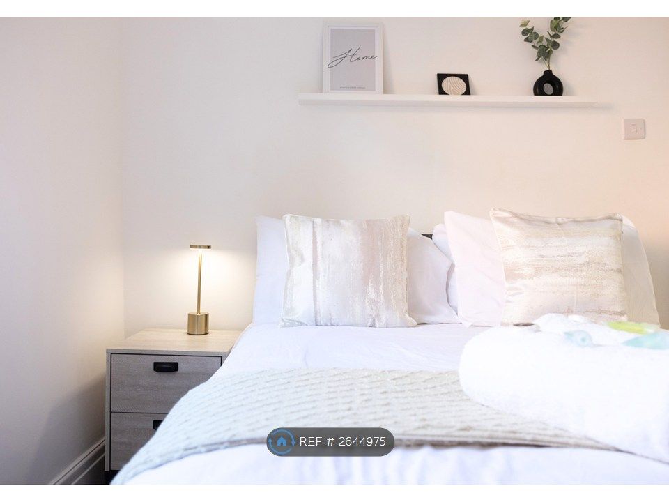 Property photo 2 of 27