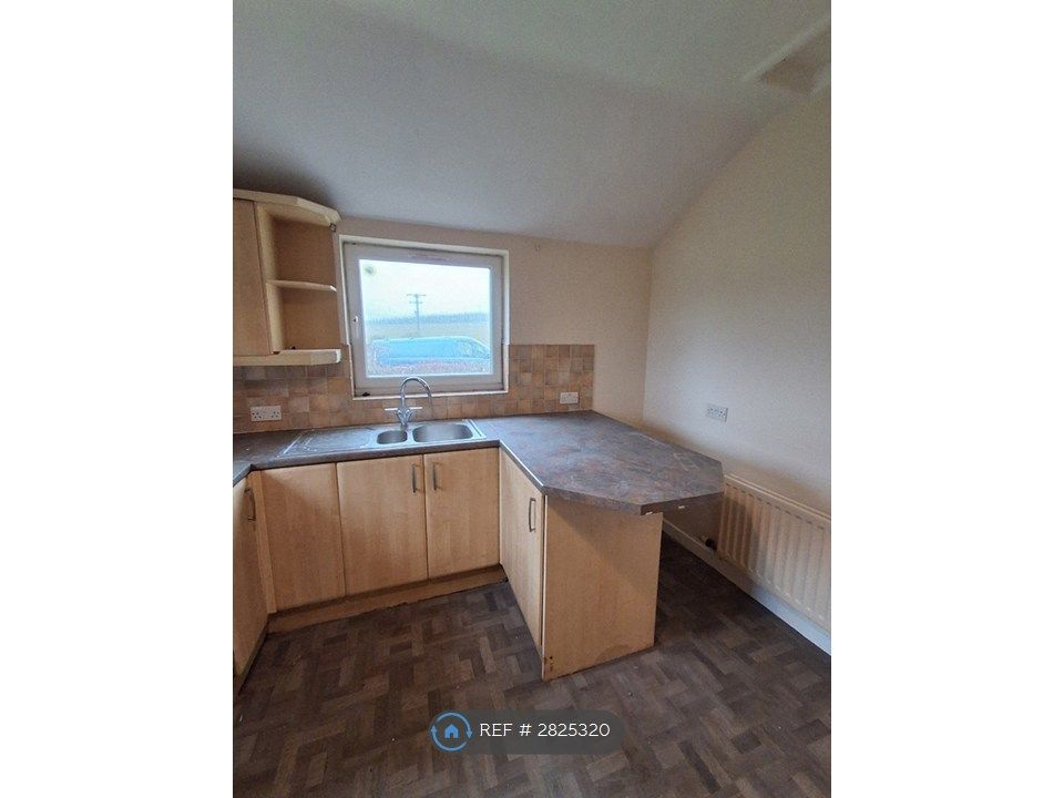 Property photo 3 of 13 Kitchen