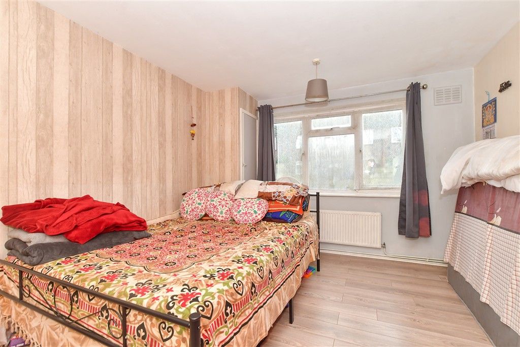 Property photo 1 of 8 Bedroom 1