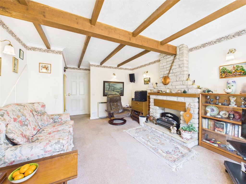 Property photo 2 of 16 Picture No. 14