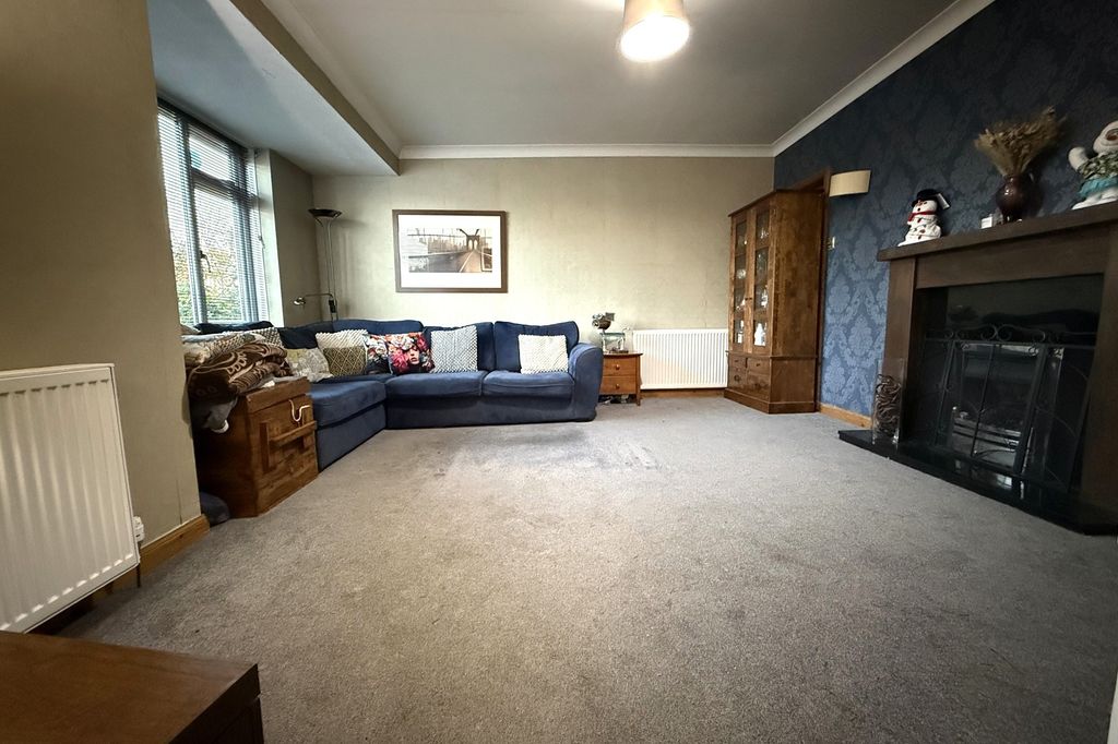 Property photo 2 of 10 Lounge