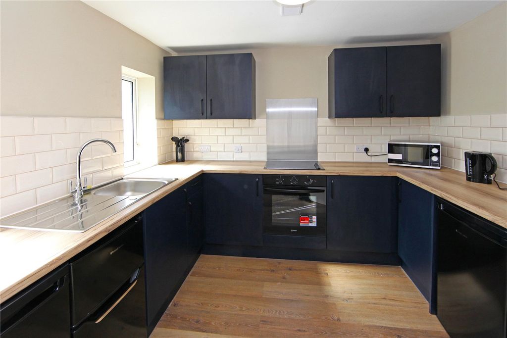 Property photo 3 of 28 Picture No. 13