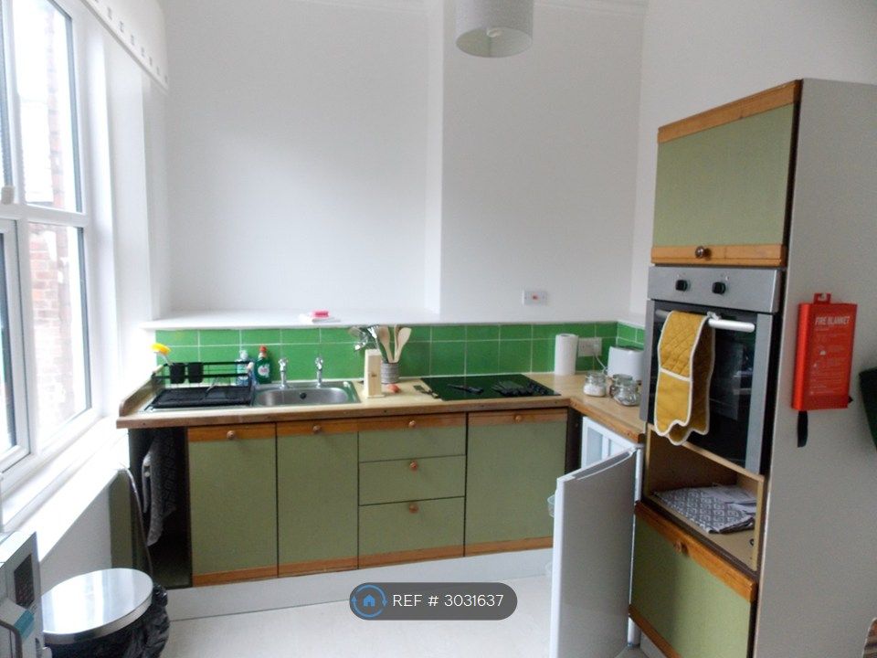 Property photo 3 of 8 Kitchen Dining